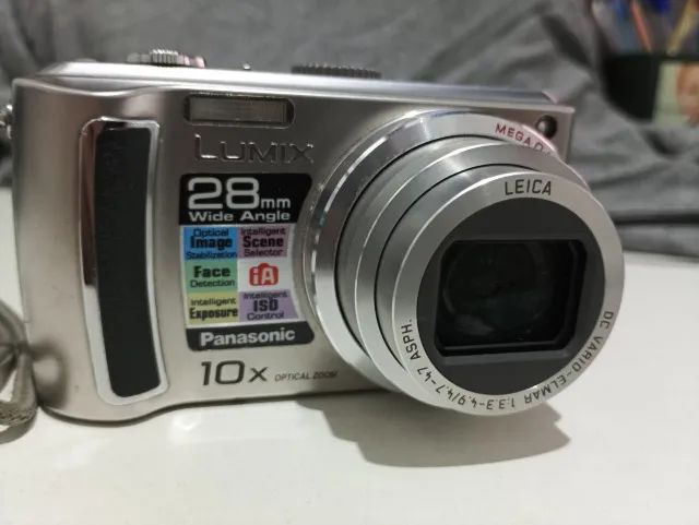 Câmera Digital Panasonic Lumix Dmc-tz5 4 Baterias e carregador
