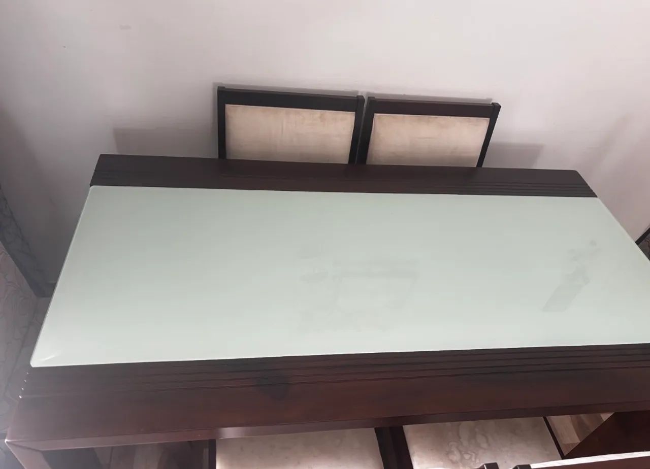 Mesa de Jantar 6 Lugares com Tampo de Vidro - Excelente Estado - Foto 4