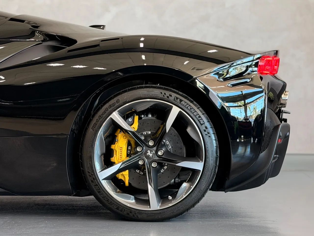 Ferrari SF 90 SPIDER 4.0 V8 Bi-Turbo (Híbrido), foto 10 de 20