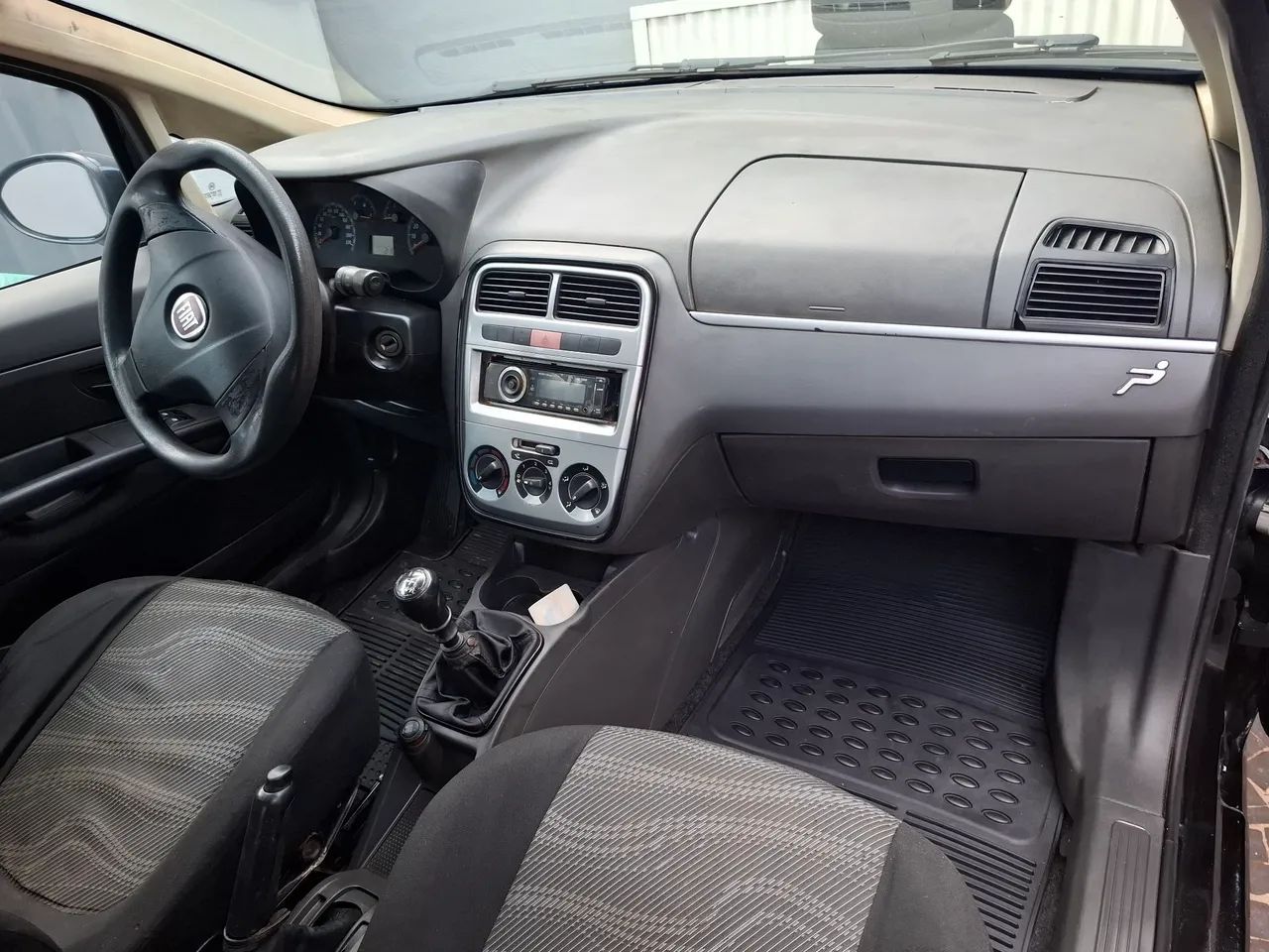 Fiat Punto 1.4 Fire Flex 8V 5P 2010 - Foto 4
