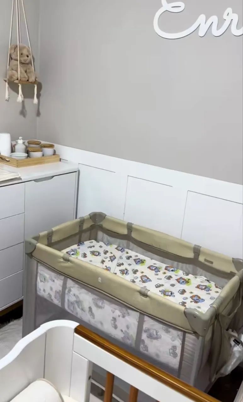 Berço chiqueiro com colchão 