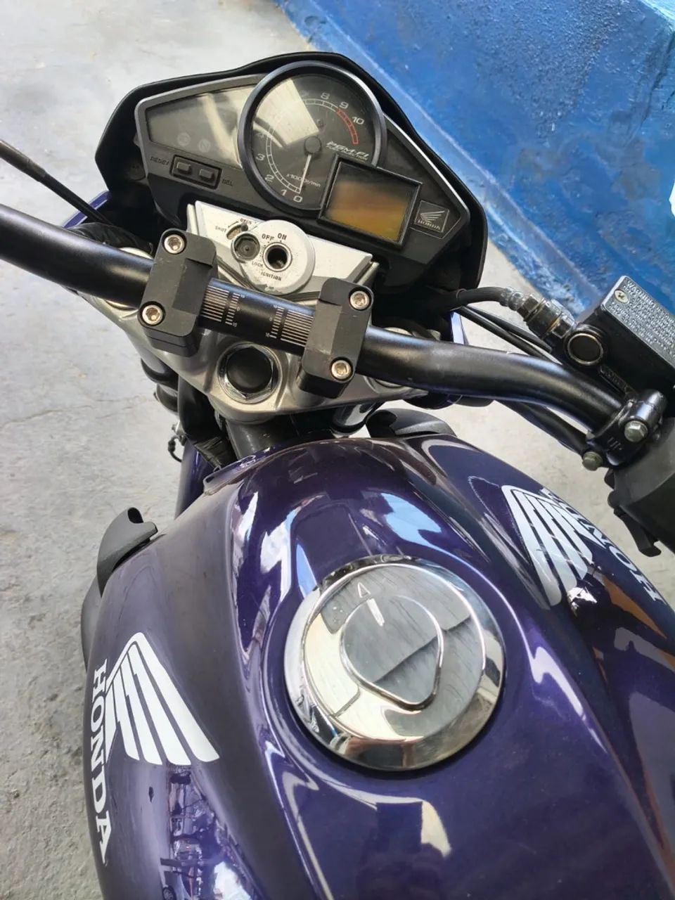 CB300R muito conservada  - Foto 4