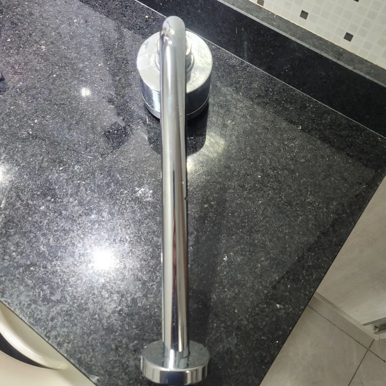 Deca Ducha Articulada para aquecimento a gás, com Crivo Móvel - Foto 3