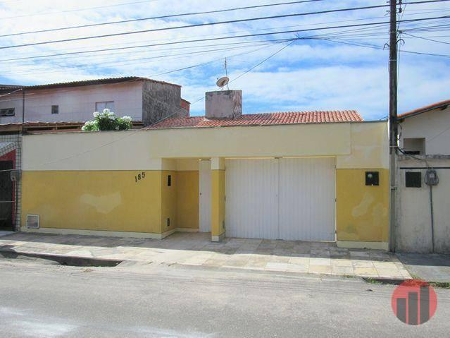 Casa com 3 dormitórios para alugar, 178 m² por R$ 1.600/mês - Cambeba - Fortaleza/CE