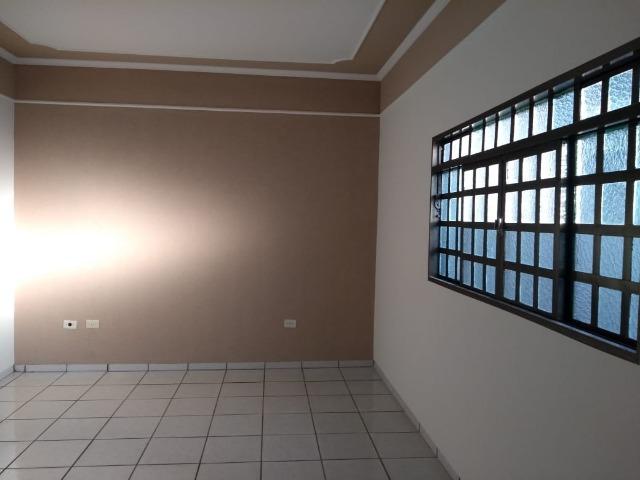 Próxima Av. Duque de Caxias Linda Casa com quintal amplo - Foto 2