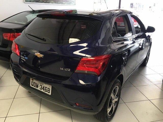 Chevrolet onix 1.4 mt ltz entrada de 4.000,00 - Foto 2