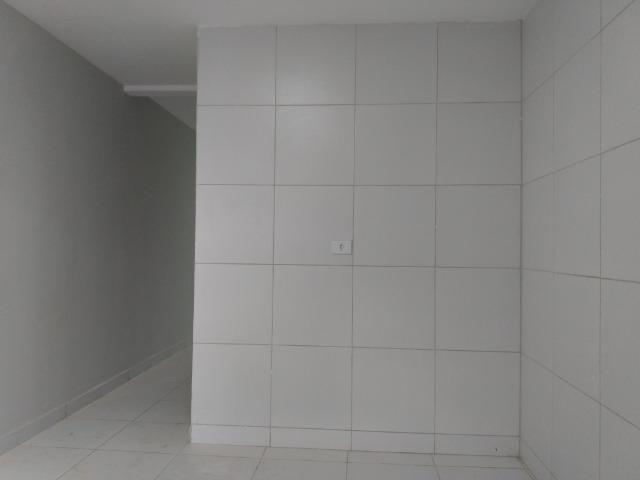 Casa tipo duplex 2 suítes, varandão, garagem coberta com cisterna e quintal Gigante - Foto 18