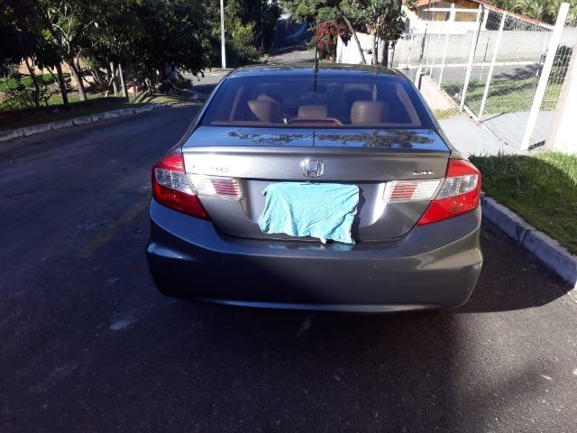 Honda Civic 2012/13 Automático - Manutenção impecável!! pneus novos - Foto 3