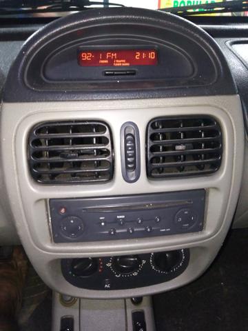 Clio sedã - Foto 7