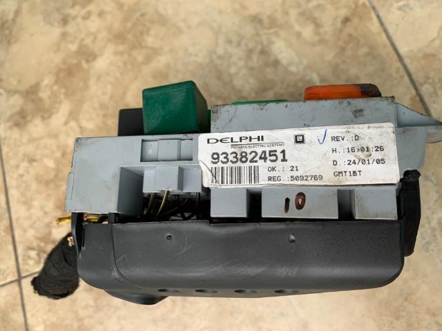 Caixa de fusivel gm zafira flex 2,0 original - Foto 3