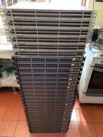 Brocade VdX 6740 48 portas 10 Gigabit Ethernet (GbE) SfP+ 4 Portas 40 GbE QSfP+ - Foto 3