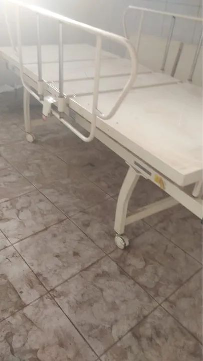 Cama Hospitalar 2 manivelas