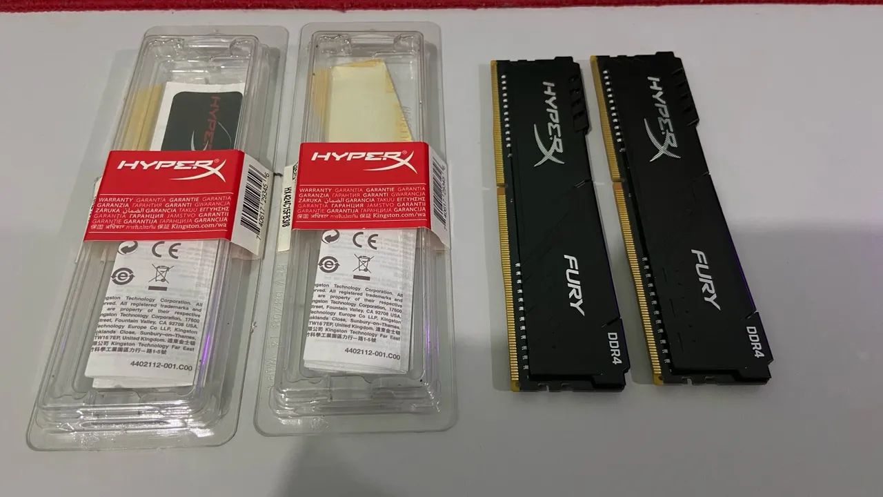 Memória RAM HyperX 16GB(2x8) DDR4 2400MHz