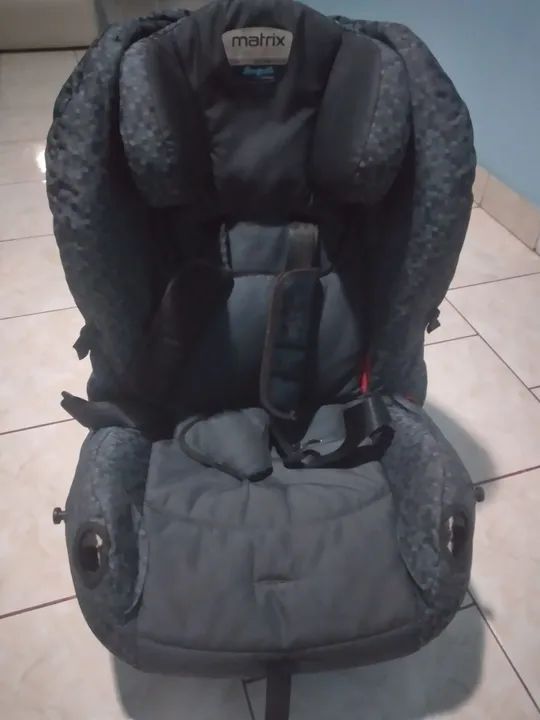 Canguru p bebê, suporte p banheira e cadeirinha para introdução alimentar.