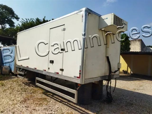Baú Refrigerado 6,50 metros marca Fiber Truck c/ Piso Canaletado - Foto 10