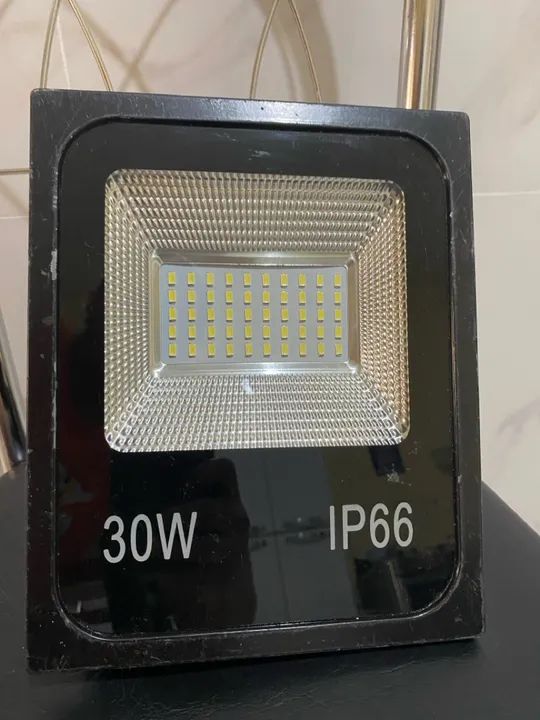 Vendo refletor de led 30w - Foto 2