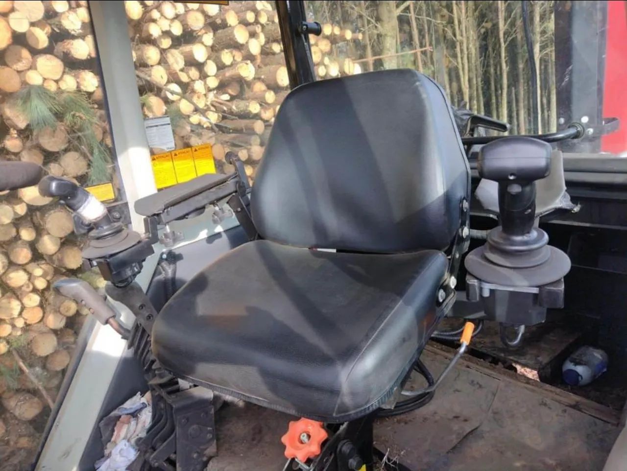 Trator Autocarregavel Valtra BH 180 com Munck Florestal H-fort - Foto 4