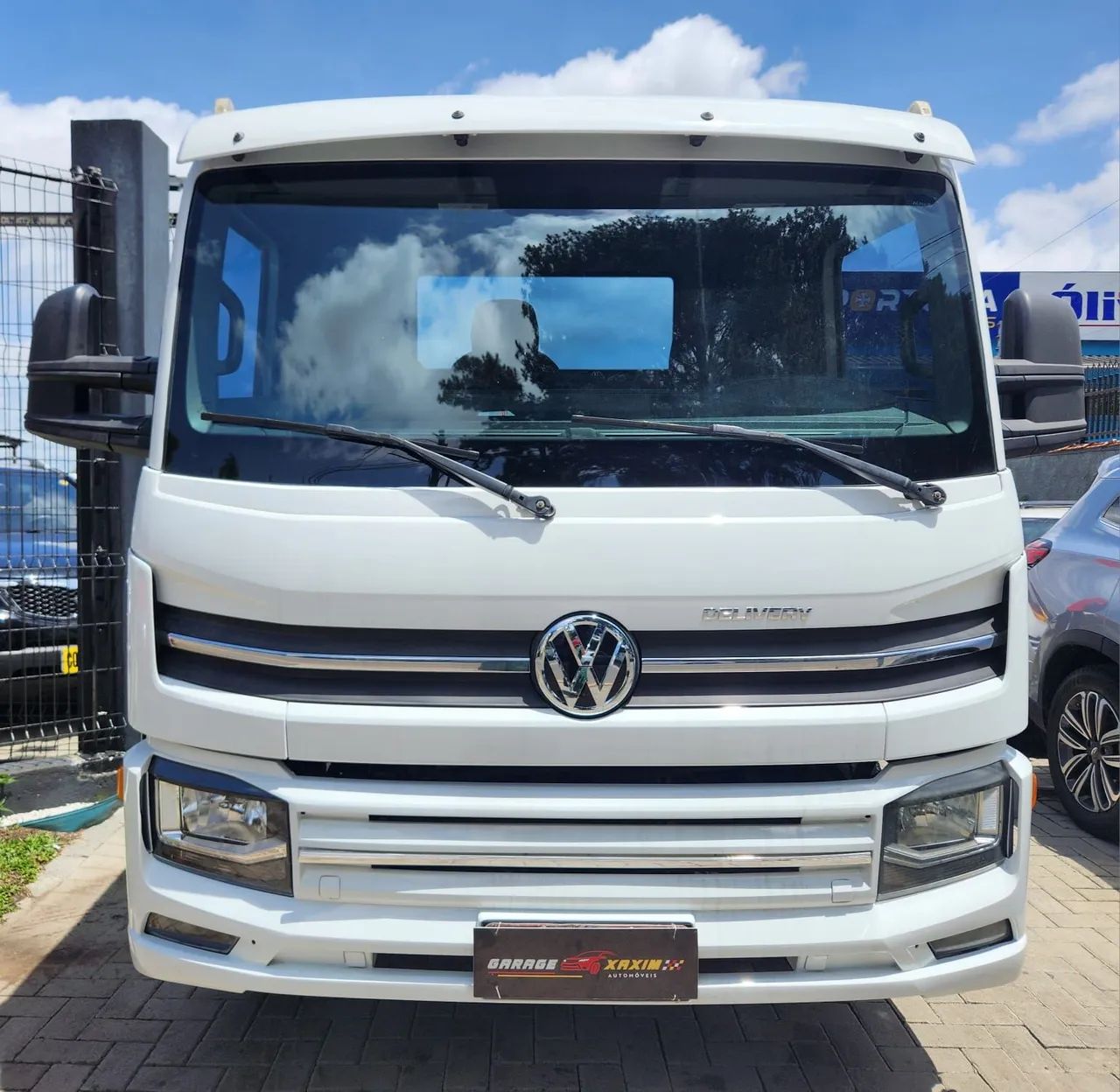 Caminhão Volkswagen Delivery Completo