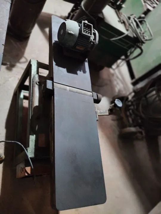 Prensa hidráulica, 1 Tupia, 1 serra circular,1 desempenadeira. - Foto 2