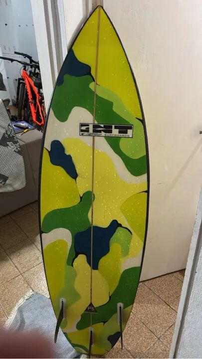 Prancha de Surfe 5'4"com quilhas - P5 - Epoxy (seminova) pouco usada - Foto 2