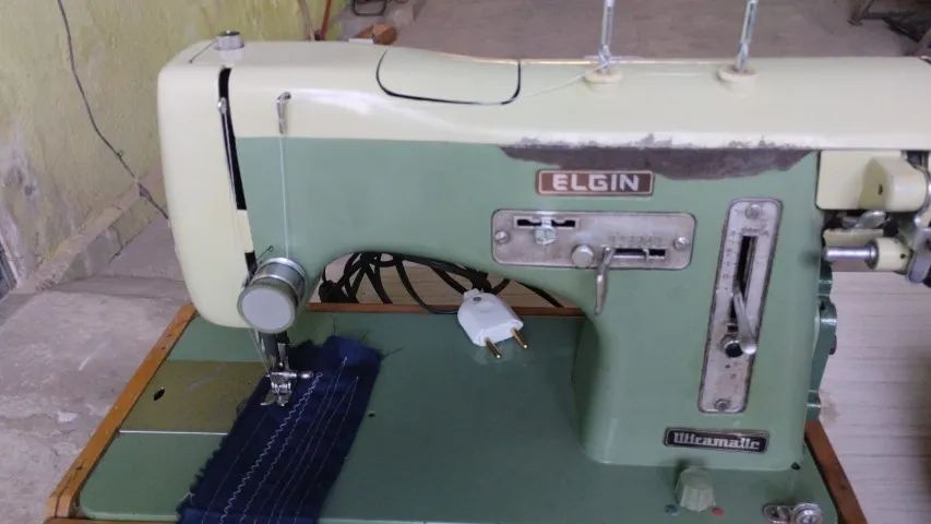 2 Máquinas de Costura Super Conservadas Venda Separada Revisadas Tudo Ok