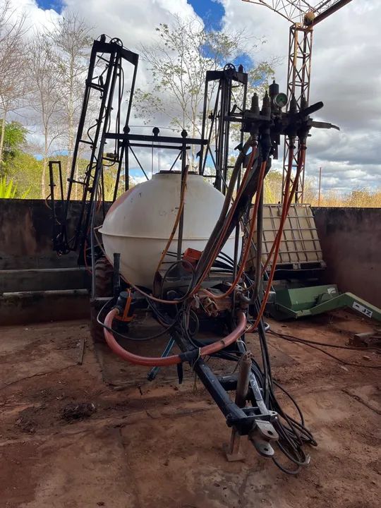 Pulverizador JACTO 2000 litros - Foto 4