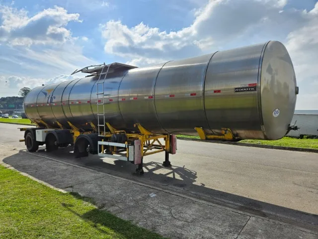 Carreta Vanderleia Rodotic Tanque Ano 2012 40 mil litros Térmica com Bottom Sem pneus