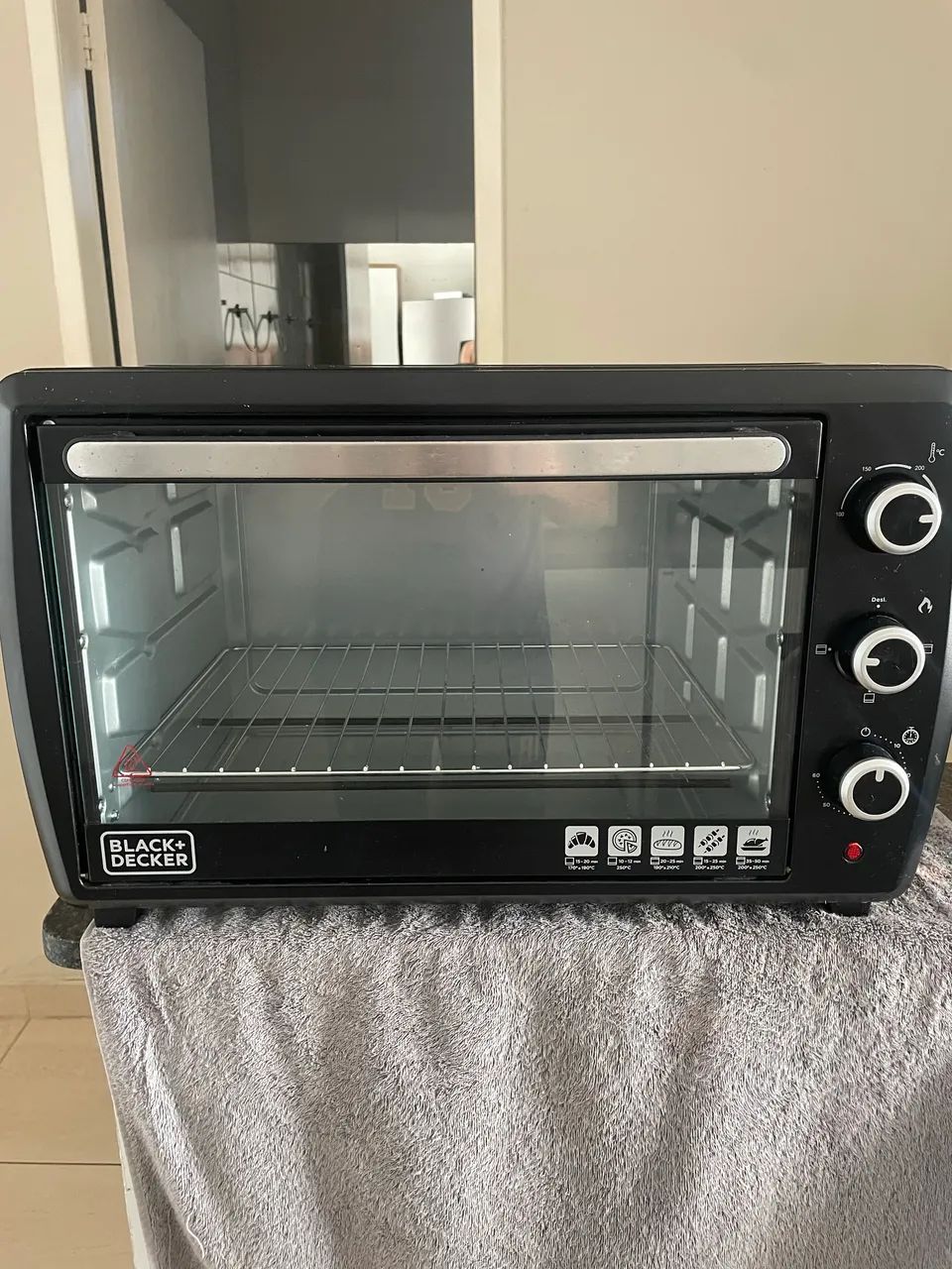 Forno de bancada elétrico Black+Decker FT50 50L preto NOVO - Foto 2