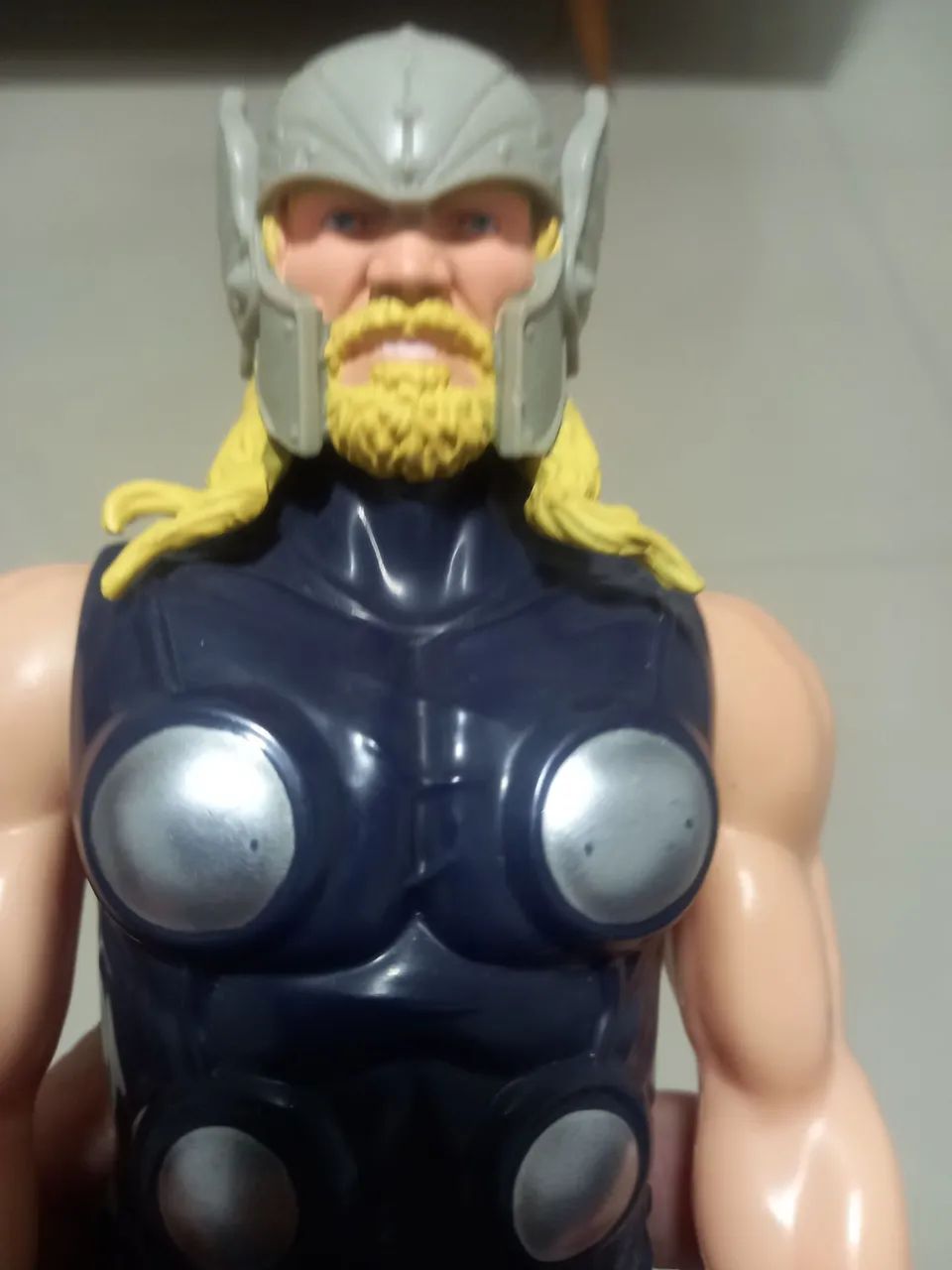 Boneco THOR  completo com martelo 
