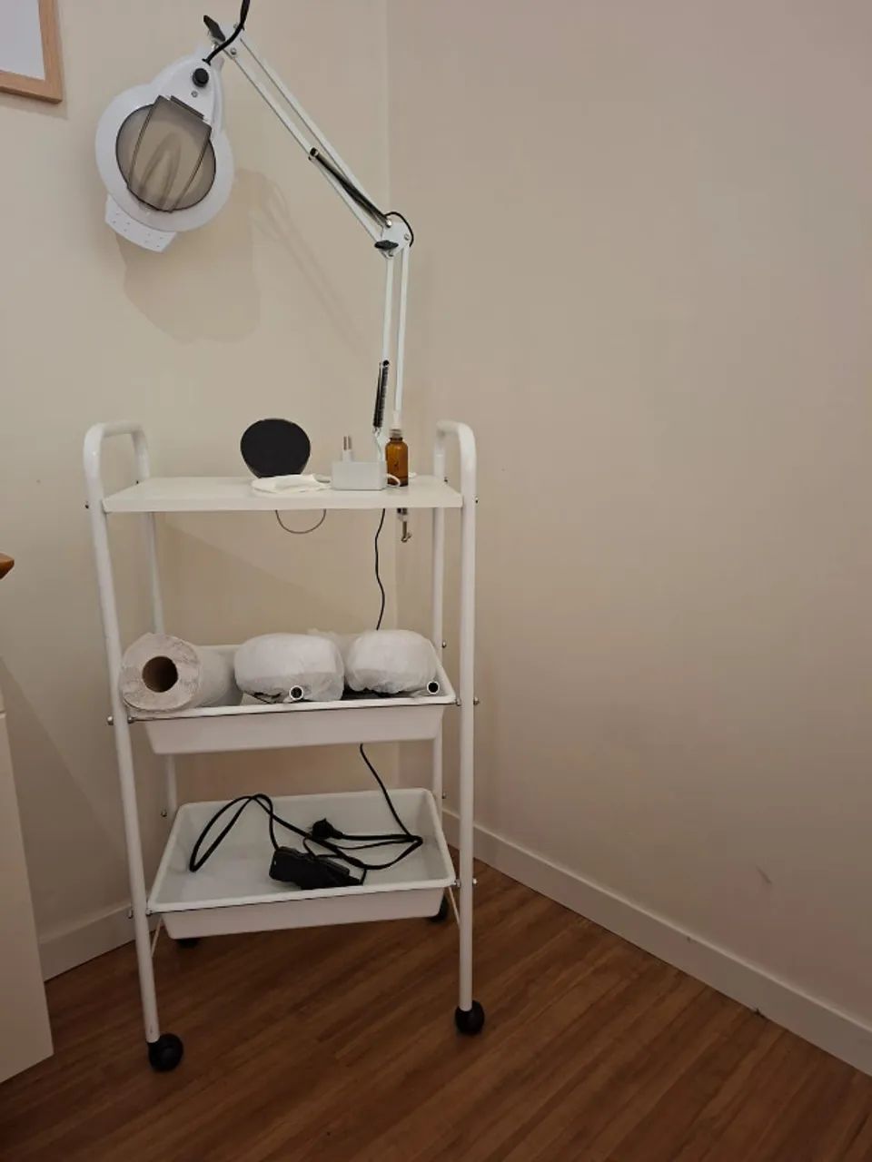 Carrinho auxiliar estética