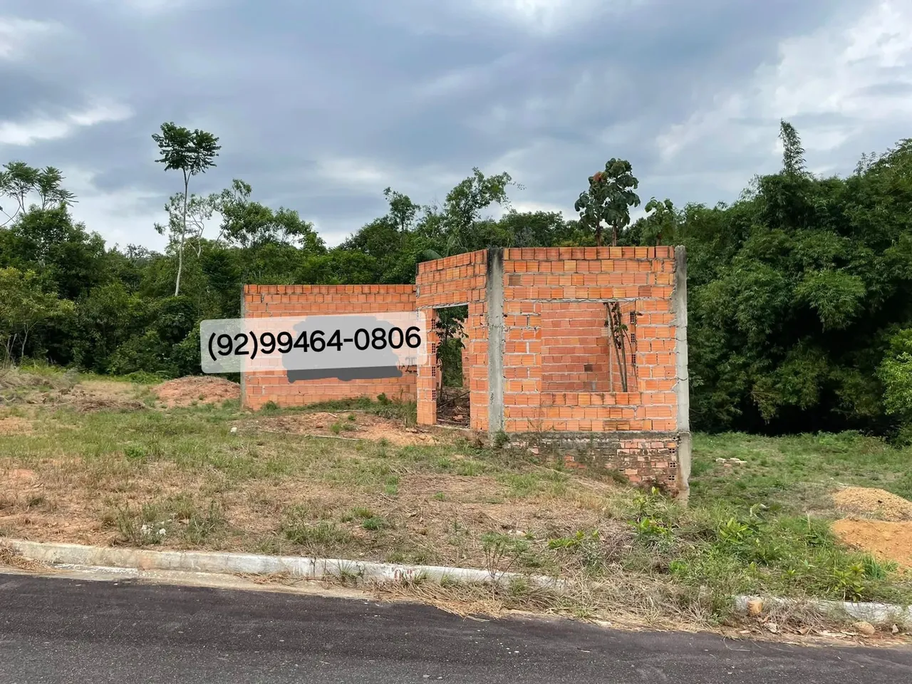 Residencial Amazonas 2 Vendo uma construção de uma casa