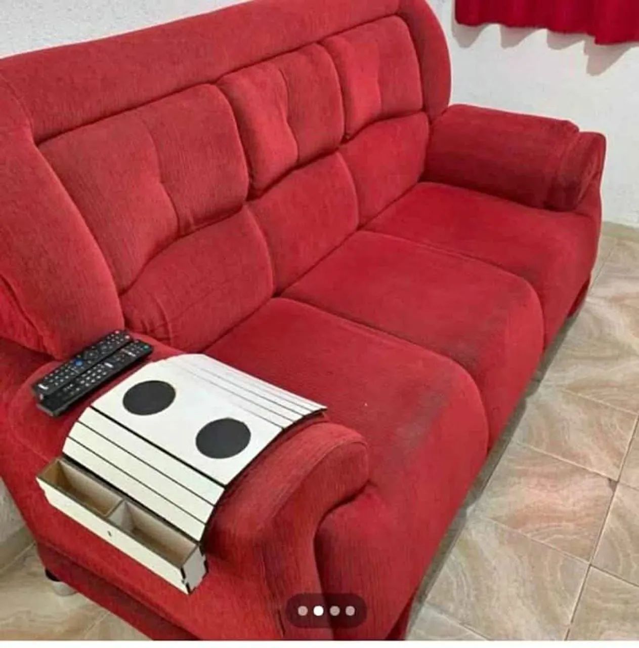 Vendo Jogo de Sofá Cor Vermelho em Excelente Estado - Foto 2