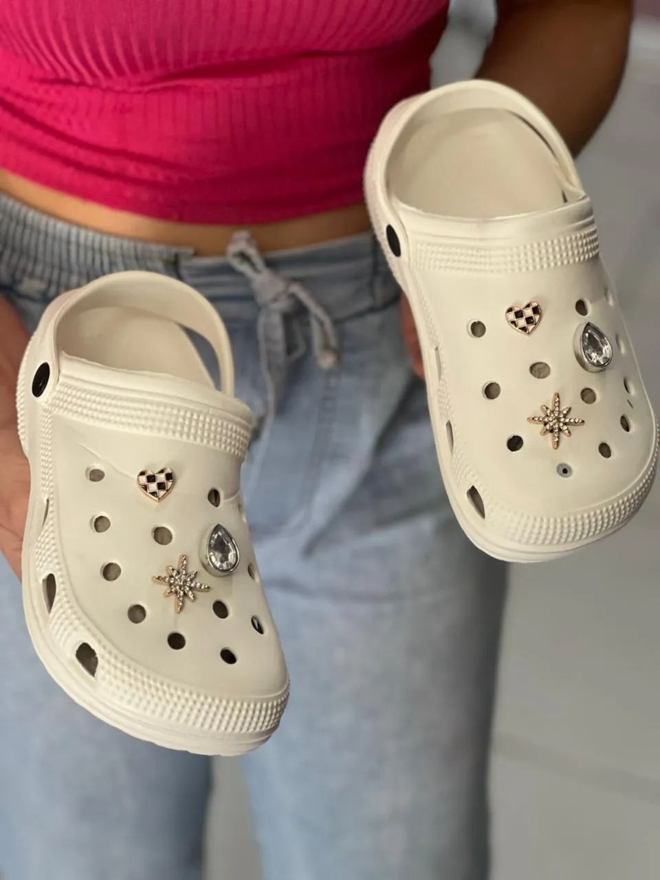 Crocs com detalhes  - Foto 5