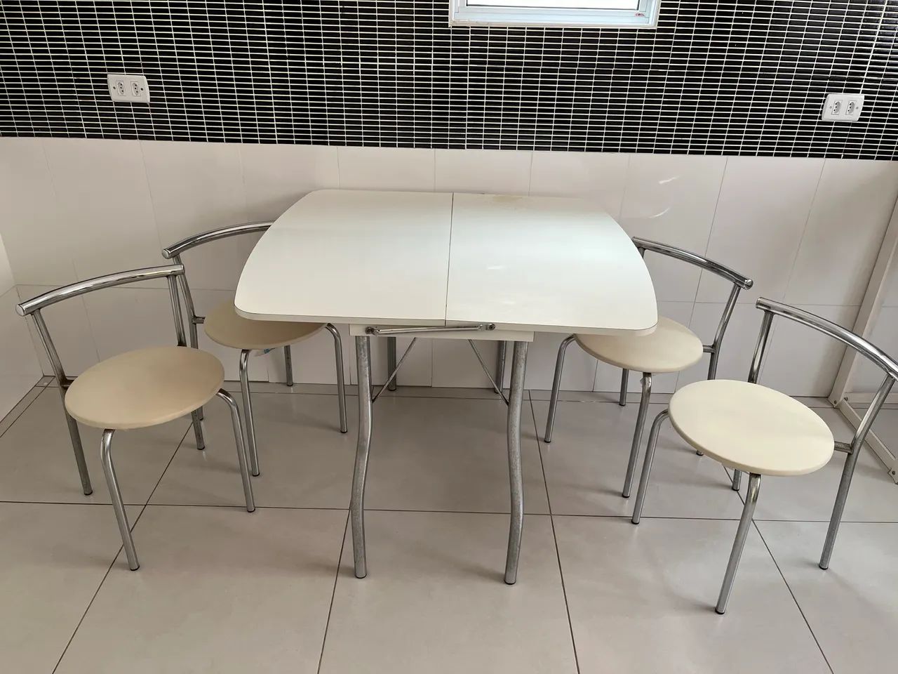 Mesa de cozinha64296272752129121