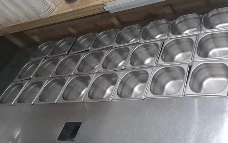 Bancão Refrigerado Krasinox - 3 Portas - 24 Cubas. 220v. - Foto 5