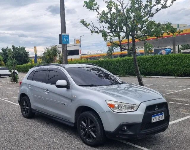 Mitsubishi Asx completa 