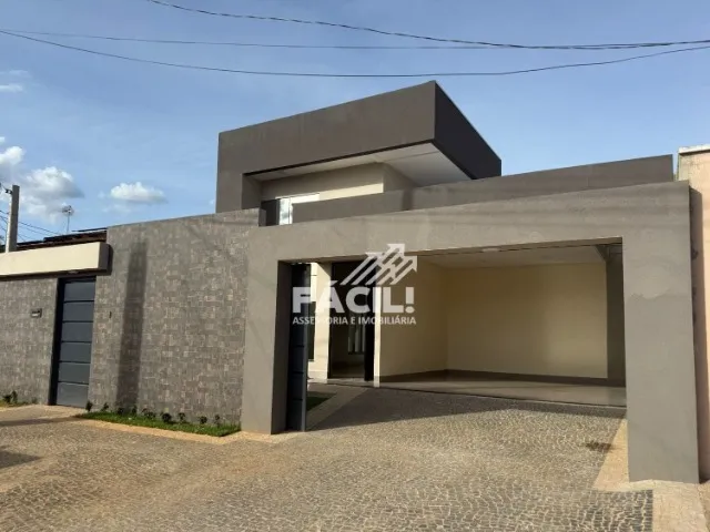 Vende-se Casa com 3 Suítes na Quadra 1104 Sul