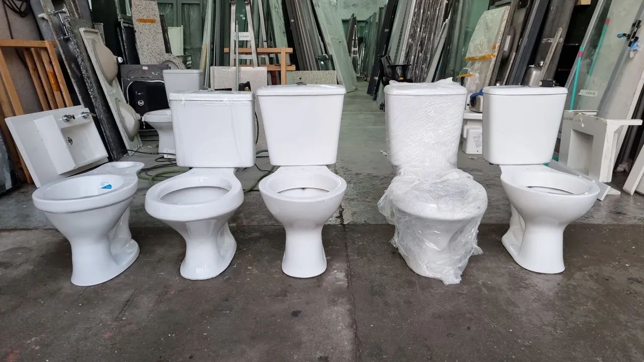 QUEIMA DE ESTOQUE Vasos Sanitários com caixa acoplada Novos Vários modelos - Foto 3