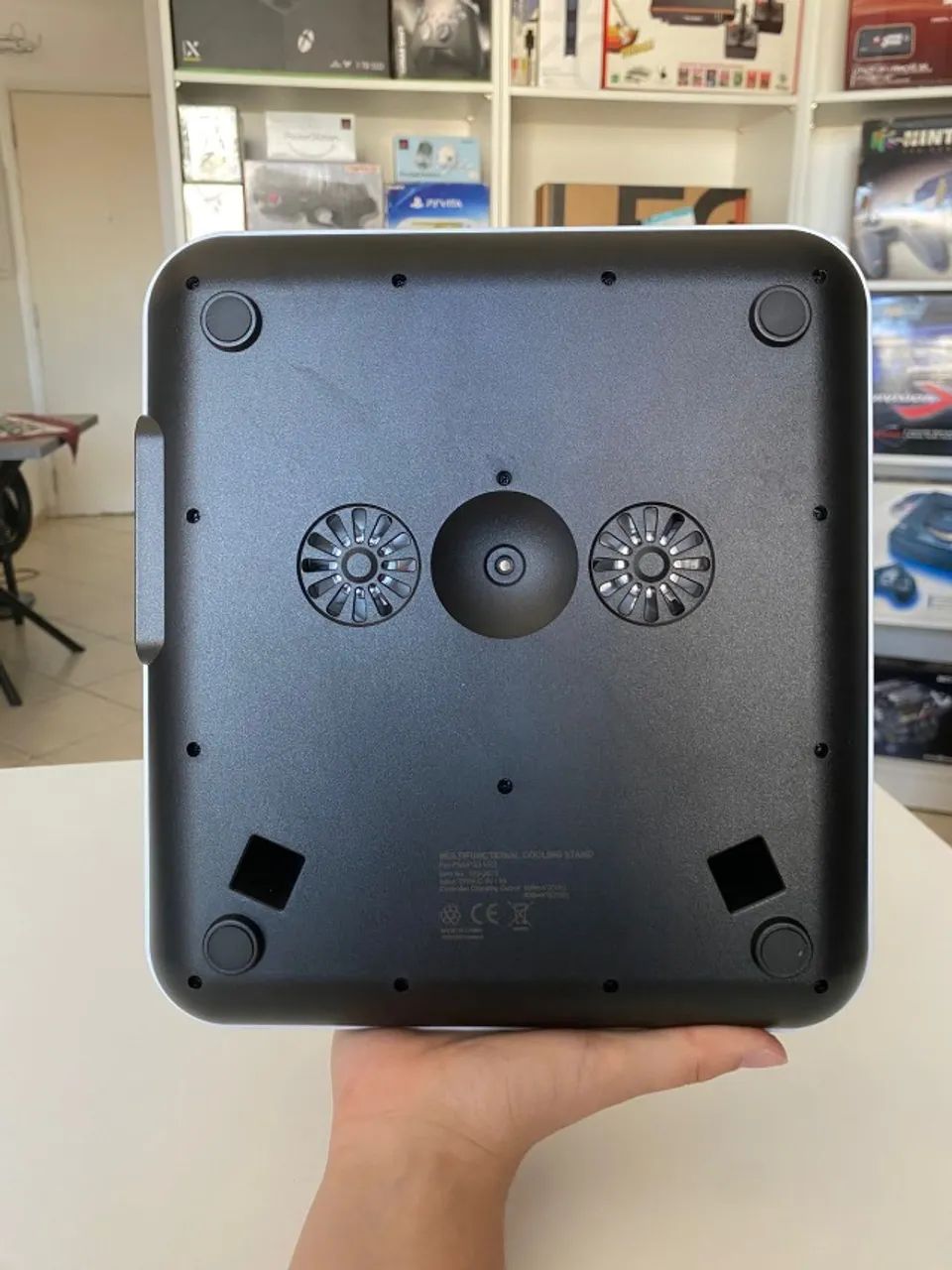 Vendo Base Cooler Ps5 Slim Suporte Carregamento Branco Semi novo  - Foto 2