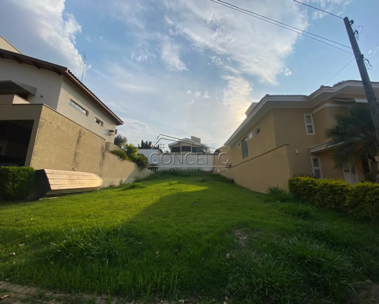 Terreno à venda no Condomínio Terras de Piracicaba com 360 m² de área total.
