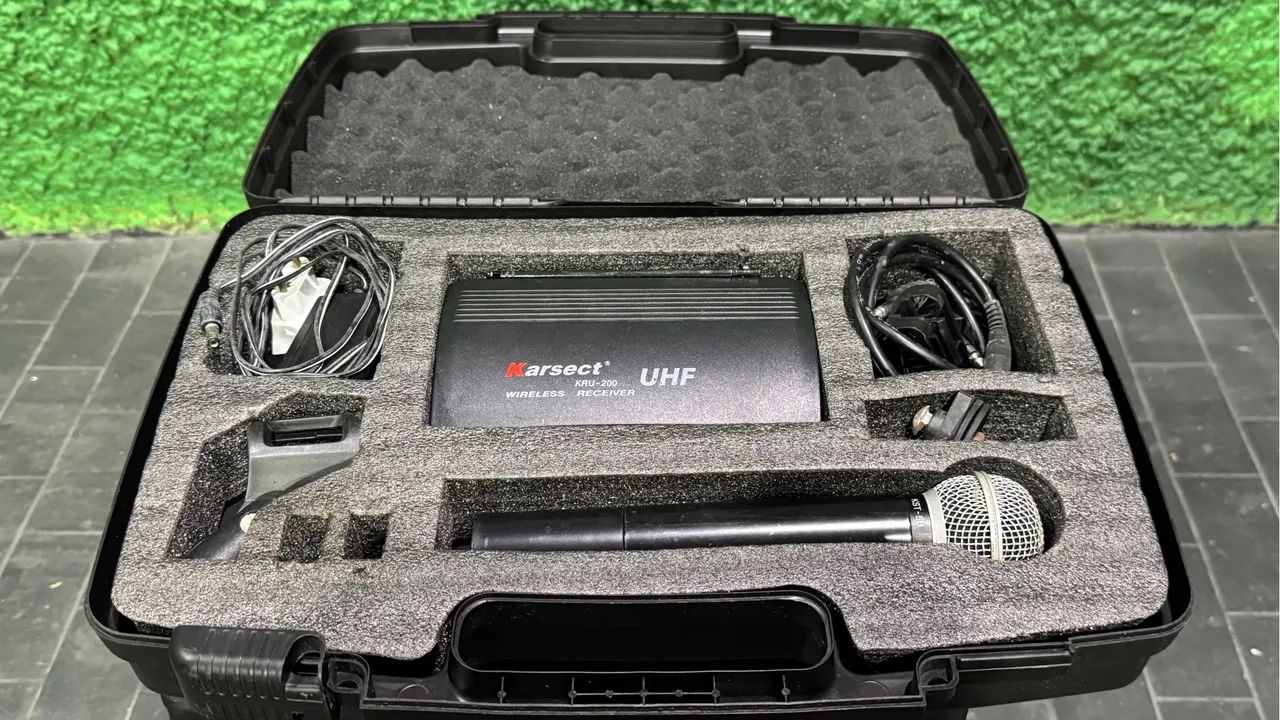 Microfone sem fio UHF - Profissional - Pouco usado