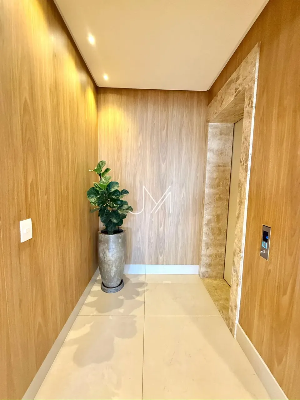 Apartamento com 3 suites plenas no Setor Bueno para ALUGUEL