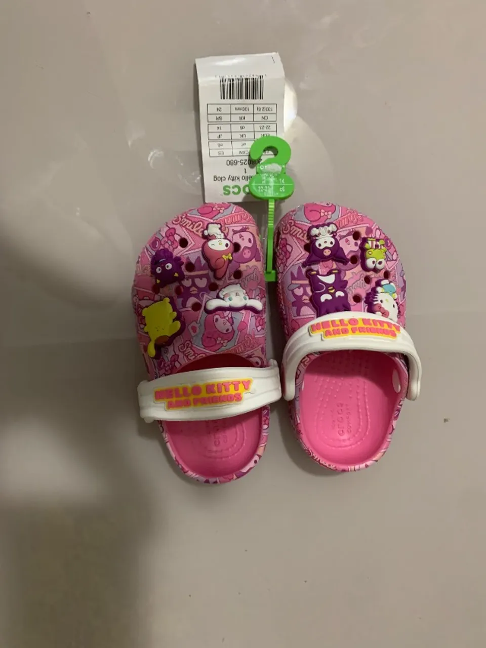 Vendo Crocs nunca usado n23