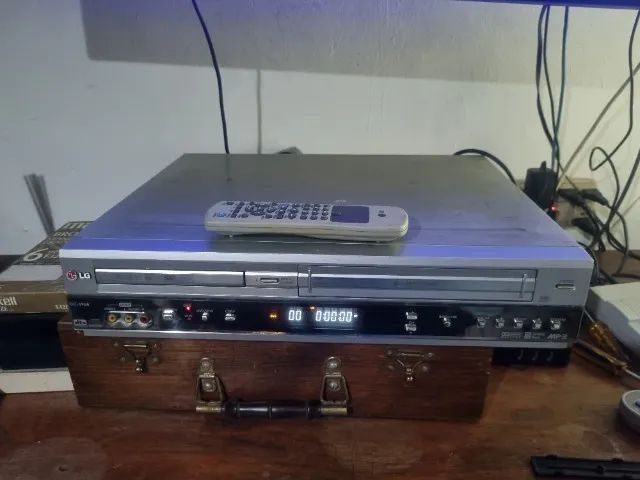 Vídeo Cassete + DVD Dc-596b 6 cabeças com controle remoto Stereo - Foto 2