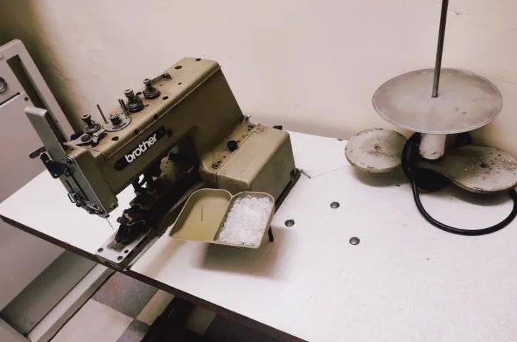 MÁQUINA BOTONEIRA PROFISSIONAL - Foto 3