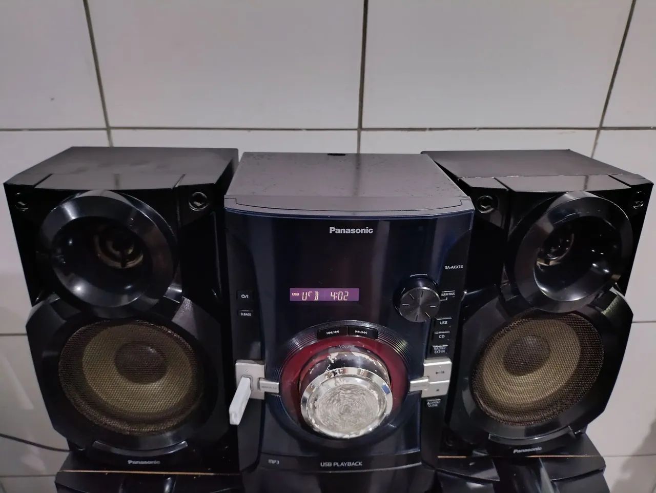 Som Panasonic SA-AKX14 pen drive cd e FM 900 watts