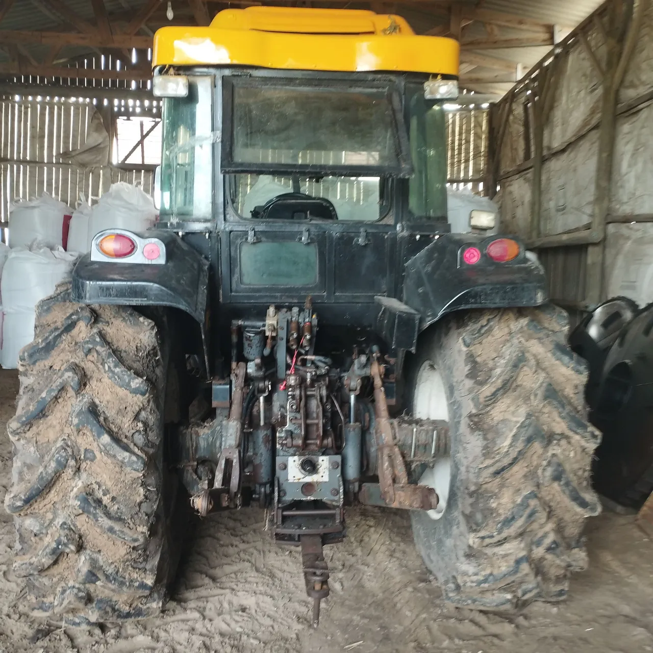 Trator Valtra BM 125