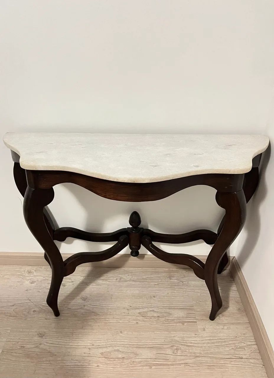 Aparador meia-lua com mármore