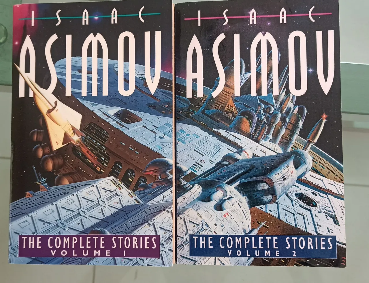 Isaac Asimov - The Complete Stories - V. 1 e 2 em inglês