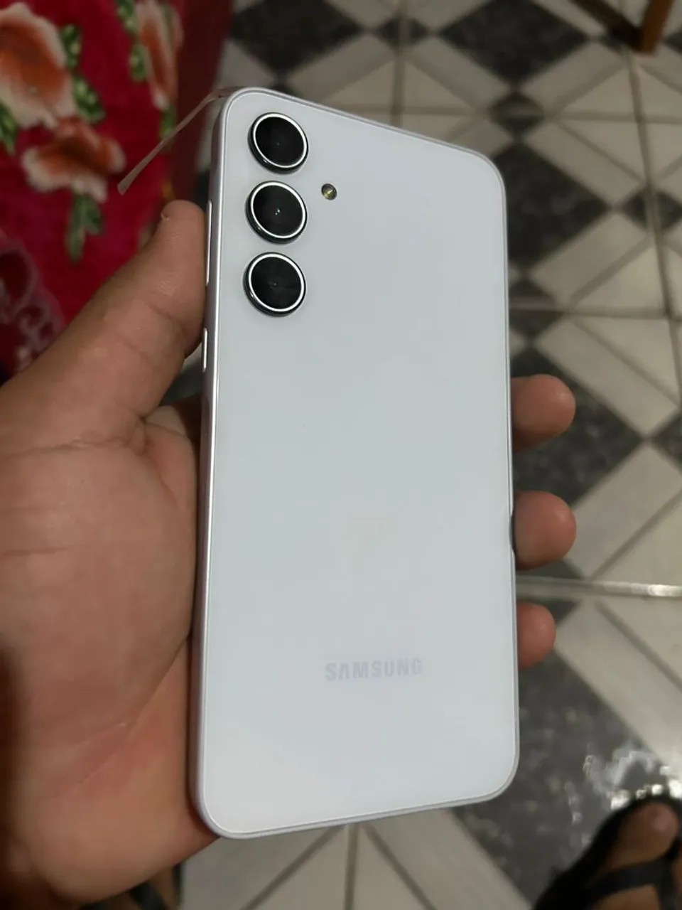 Galaxy A35 5G 256GB e 8GB RAM IMPECÁVEL SEM MARCAS DE USO APENAS APARELHO E CARREGADOR